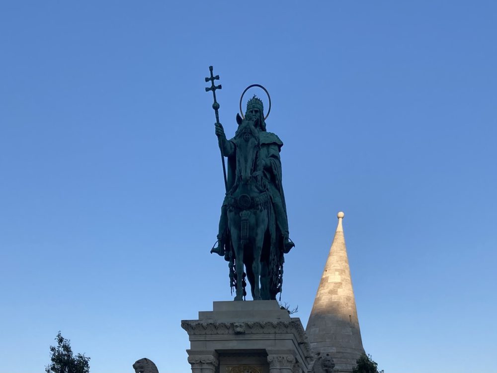 The Statue of Saint Stephen: A Symbol of Hungary’s History and Identity 